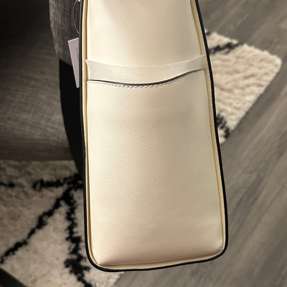 NWT Kate Spade Elegant Gray and Cream Laptop Tote - Picture 6 of 8